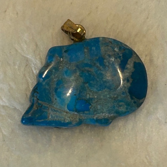 Vintage Turquoise Pendant Skull Like Shaped Stone Native American Style - Picture 2 of 2